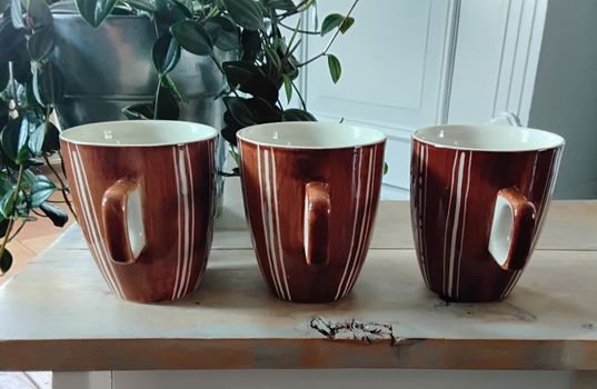 3 kopjes van Vic's HandPainted - mokjes - senseo formaat - 4