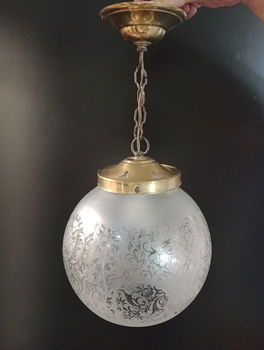 Mooie vintage hanglamp met bol van glas - 0