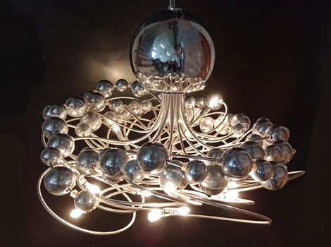 Bijzondere hanglamp met zilveren bollen en halogeenlampjes - 0