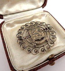 Antieke souvenir broche