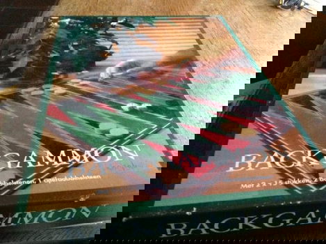 Backgammon spel - strategie en geluk - 0