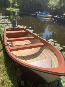 Werfgebouwde Noorse sloep met Mariner 4pk