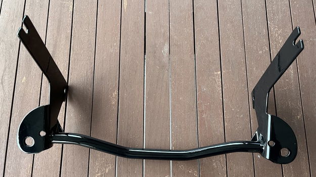 Spotlamp/passinglight montagesteun voor touring/roadking/electra modellen, zwart gelakt, ongebruikt - 3
