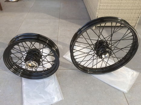 Harley velgen voor Twincam, 19mm of 25mm wielas, zwart poederlak in nieuwe staat, - 0