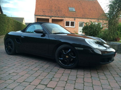 Porsche boxster 2500cc, 1997, 227600km, zwart metalic, zwarte 18