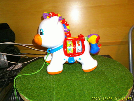 Clementoni zingende pony - 1