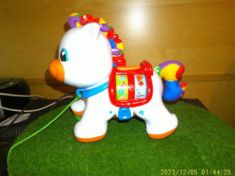 Clementoni zingende pony - 2