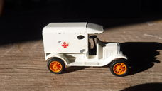 Efsi T-Ford rode kruis