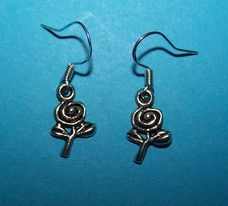Roos oorbellen. Tibet zilver