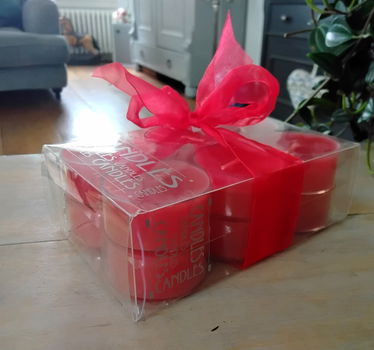 Luxe rode waxinelichtjes in houdertjes - mooi verpakt - nieuw - ook leuk als kadootje - 2