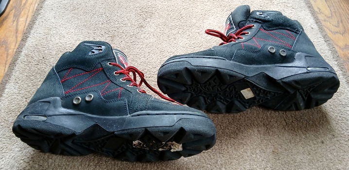Wandelschoenen - bergschoenen - nauwelijks gebruikt - maat 42 - 4