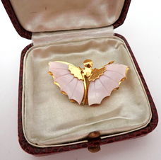 Oude vlinderbroche