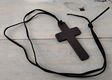 Halsketting met houten kruis - lederen bandje - gothic - nieuw - 0 - Thumbnail