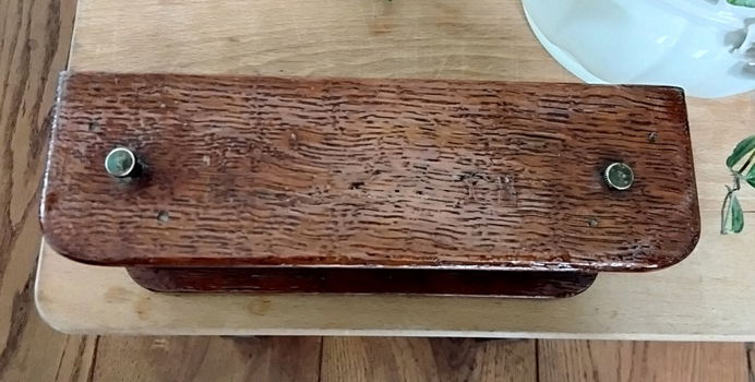 Oud schaakklokje van hout - 2