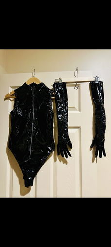 Latex body met handschoenen maat M