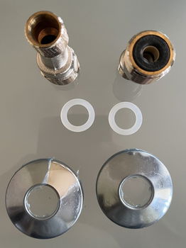 GROHE set koppelstukken met dichtingen & afdekplaatjes voor douche / badkraan of etc. - 3