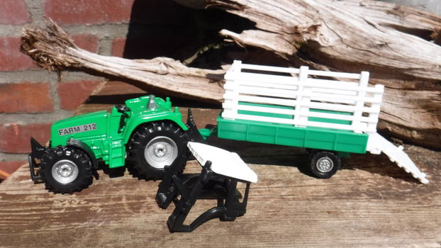 Farm 212 trekker + aanhanger V - 6