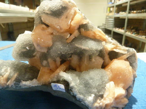 Chalcedoon met kwarts en roze stilbiet - 4