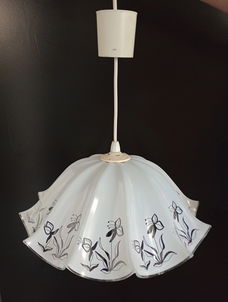 Leuke vintage glazen hanglamp met bloemen