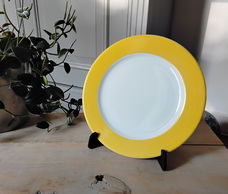 Bordje met gele rand - ontbijtbord - gebaksbord