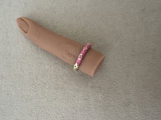 Gouden met licht roze strass ring met klavertjes monogram