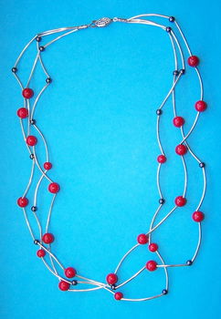 Modern rood Agaat collier, model B, 3 strengen - 1