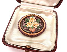 Schattige handgemaakte broche