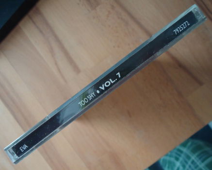 De originele verzamel-CD Play My Music Volume 7 - Too Shy. - 4