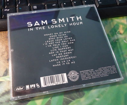Te koop de originele CD In The Lonely Hour van Sam Smith. - 1