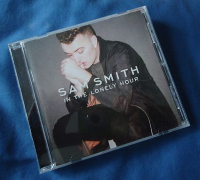 Te koop de originele CD In The Lonely Hour van Sam Smith. - 3