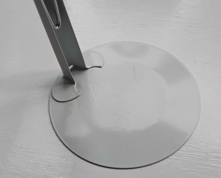 Metalen poppenstandaard - 2