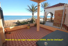 Uw eigen ruime Villa in DENIA direct naast zee met parkings en