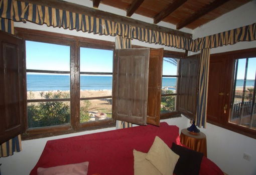 Uw eigen ruime Villa in DENIA direct naast zee met parkings en - 3