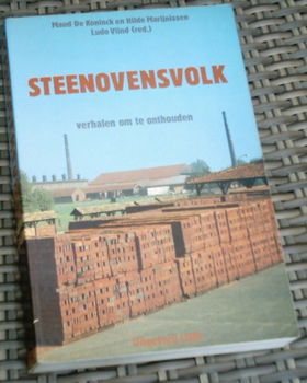 Steenovensvolk verhalen om te onthouden.ISBN 9062850340. - 0