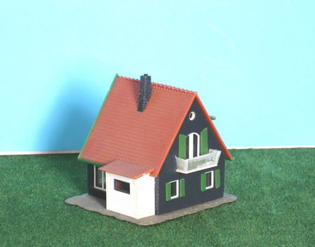 Huis met zwarte gevel, Faller 102 [NH730] - 0