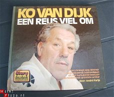 Ko van Dijk, een reus viel om. Discoboek.