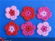 ** Setje van 6 rood/roze gehaakte bloemetjes (3 cm) - 0 - Thumbnail