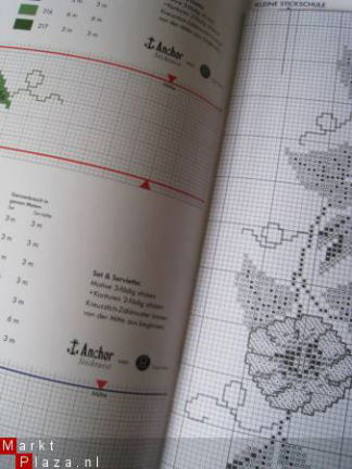Borduurblad Rico Design voor een feestelijk gedekte tafel - Afbeelding 3