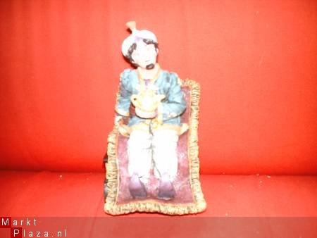 Aladdin zeer mooi beeldje ongeveer 18 CM - 1