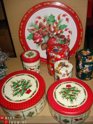 3 mooie kerst koekjestrommel rood /wit en groen kerstboompje - nr. 1